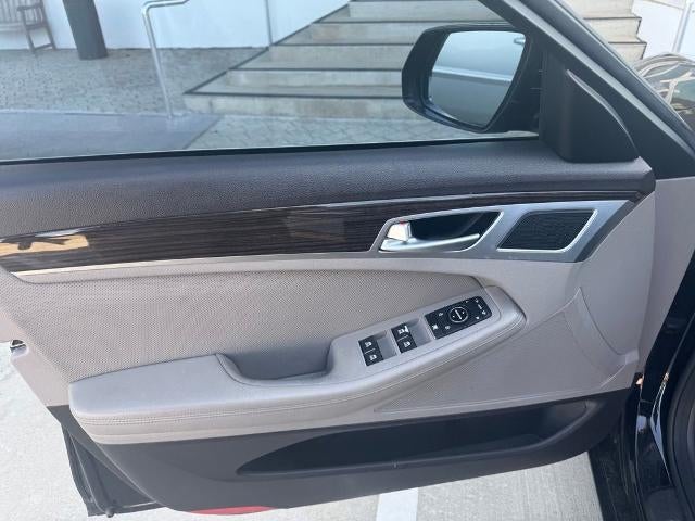 2015 Hyundai GENESIS 4dr Sdn V6 3.8L RWD