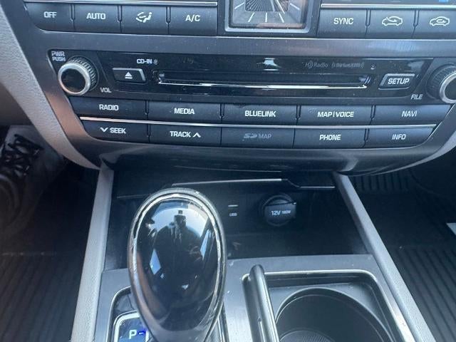 2015 Hyundai GENESIS 4dr Sdn V6 3.8L RWD