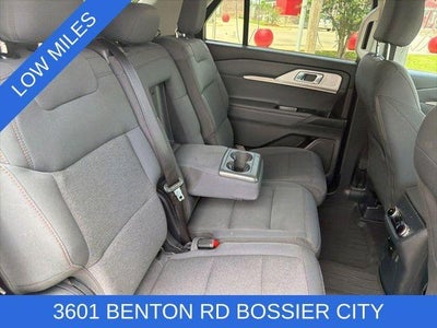 2025 Ford Explorer Active 4WD