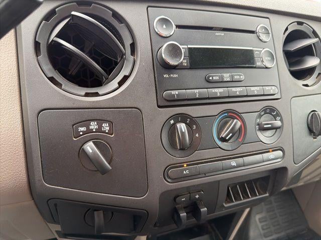 2009 Ford Super Duty F-350 SRW 4WD Crew Cab 6-3/4 Ft Box XLT