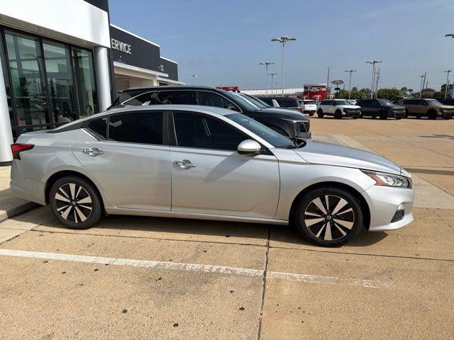 2021 Nissan Altima 2.5 SV Sedan