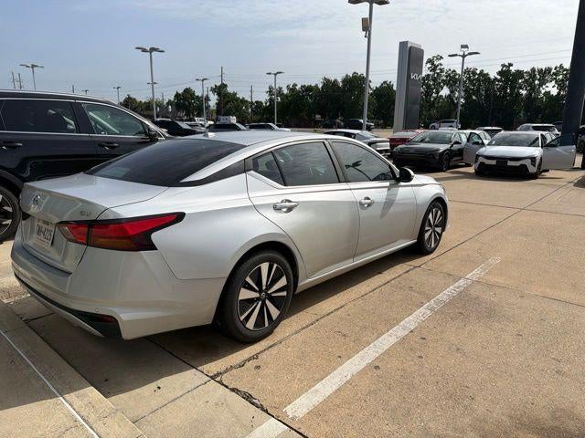 2021 Nissan Altima 2.5 SV Sedan