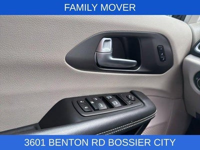 2024 Chrysler Pacifica Touring L FWD
