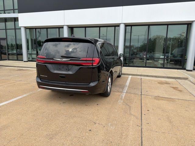 2024 Chrysler Pacifica Touring L FWD