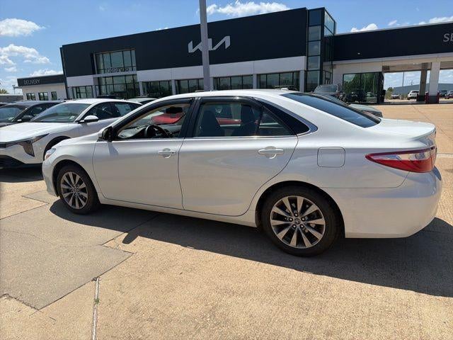2015 Toyota Camry 4dr Sdn I4 Auto XLE (SE)