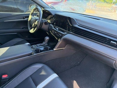 2025 Toyota Camry SE (SE)