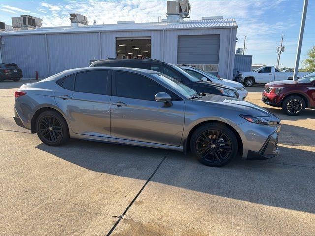 2025 Toyota Camry SE (SE)