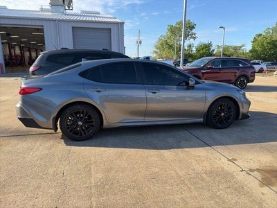2025 Toyota Camry SE (SE)