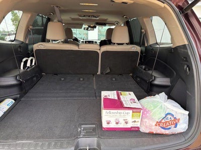 2016 Honda Pilot 2WD Touring with DVD Rear Entertainment System and Navigation