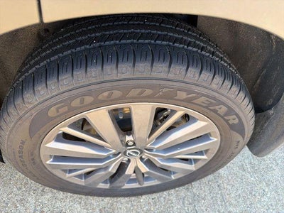 2023 Nissan Pathfinder SL 2WD