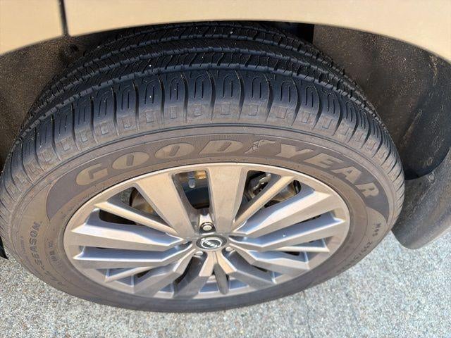 2023 Nissan Pathfinder SL 2WD