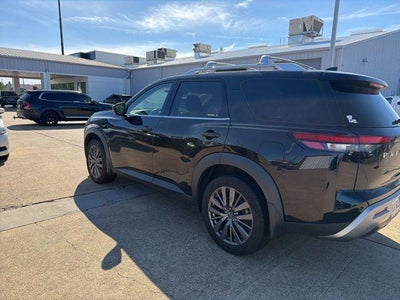 2023 Nissan Pathfinder SL 2WD