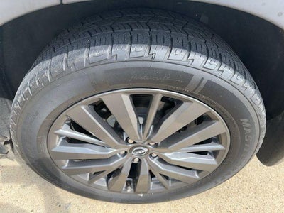 2022 Nissan Pathfinder SL 2WD