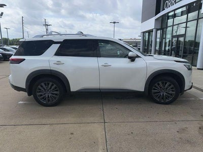 2022 Nissan Pathfinder SL 2WD