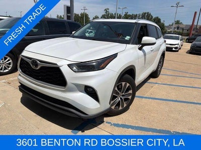 2022 Toyota Highlander XLE FWD (Natl)
