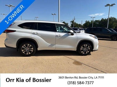 2022 Toyota Highlander XLE FWD (Natl)