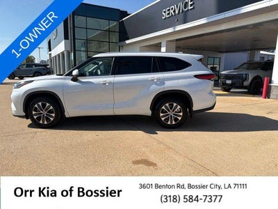 2022 Toyota Highlander XLE FWD (Natl)