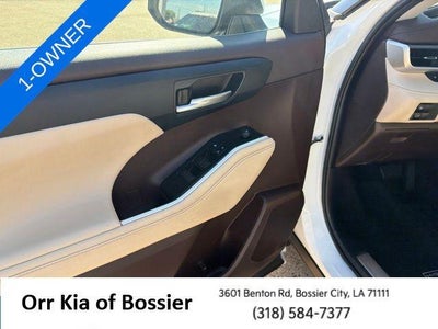 2022 Toyota Highlander XLE FWD (Natl)