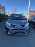2018 Toyota Sienna XLE Premium FWD 8-Passenger (Natl)