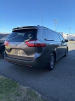 2018 Toyota Sienna XLE Premium FWD 8-Passenger (Natl)