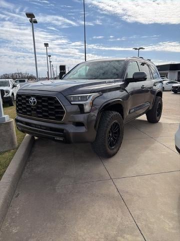 2023 Toyota Sequoia SR5 4WD (SE)