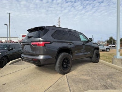 2023 Toyota Sequoia SR5 4WD (SE)