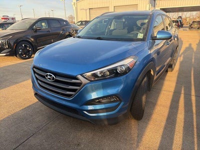 2016 Hyundai TUCSON FWD 4dr SE