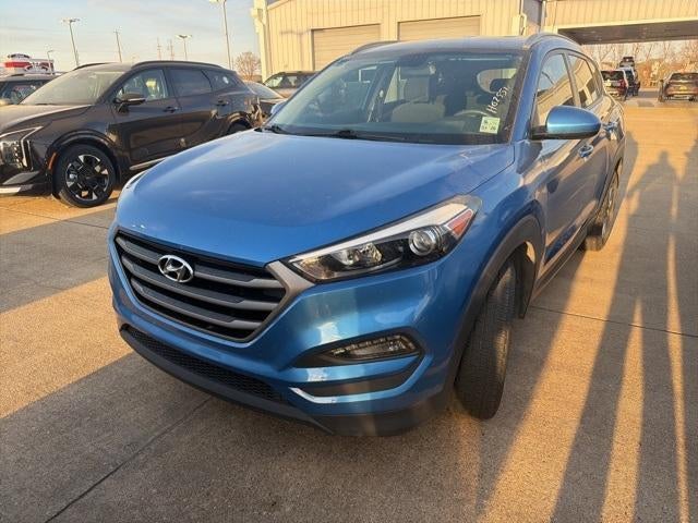 2016 Hyundai TUCSON FWD 4dr SE
