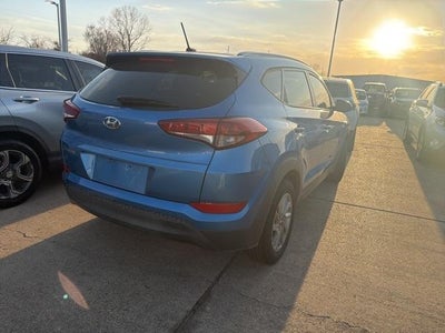 2016 Hyundai TUCSON FWD 4dr SE