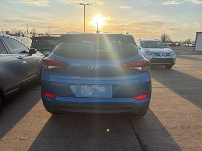 2016 Hyundai TUCSON FWD 4dr SE