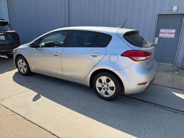2017 Kia Forte5 LX Auto