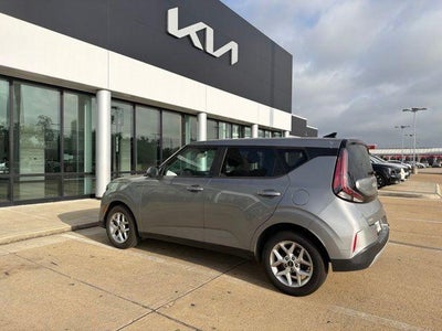 2024 Kia Soul LX IVT