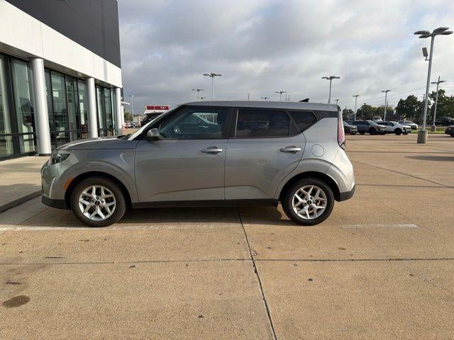 2024 Kia Soul LX IVT