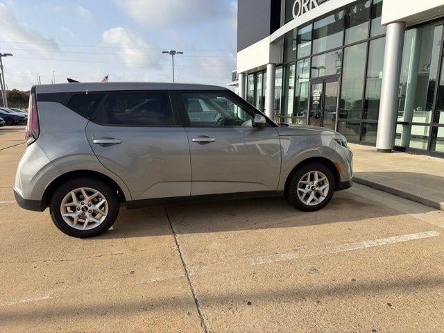 2024 Kia Soul LX IVT