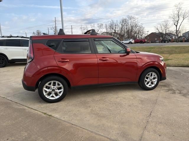 2023 Kia Soul LX IVT