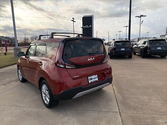 2023 Kia Soul LX IVT