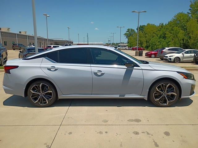 2023 Nissan Altima 2.5 SR Sedan