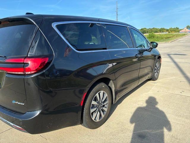 2023 Chrysler Pacifica Hybrid Touring L FWD