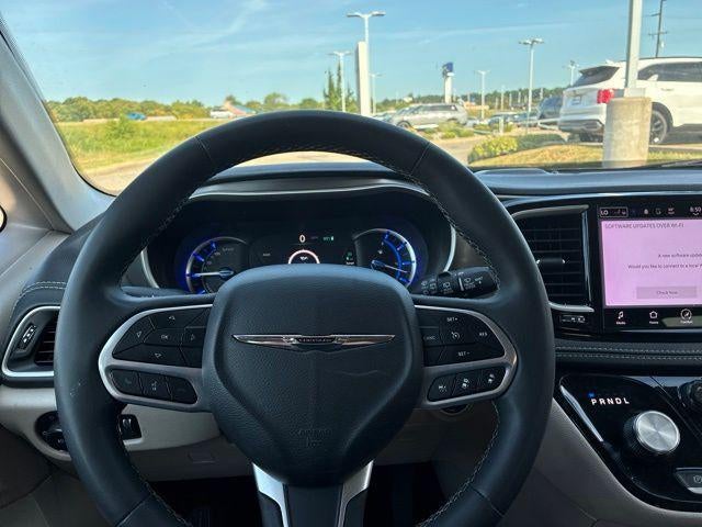 2023 Chrysler Pacifica Hybrid Touring L FWD