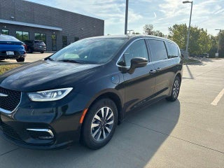 2023 Chrysler Pacifica Hybrid Touring L FWD