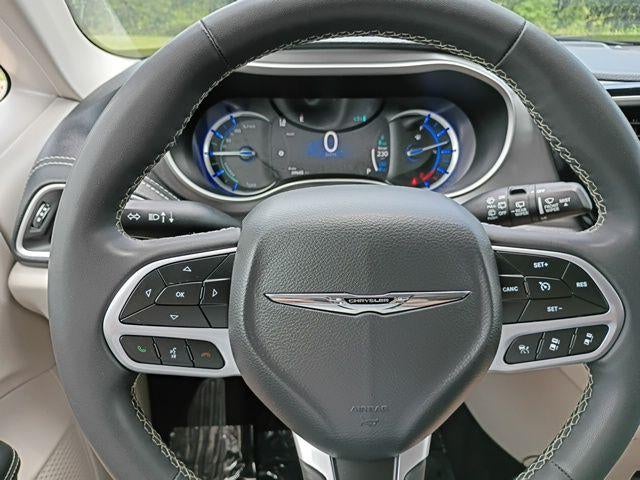 2024 Chrysler Pacifica Hybrid Select FWD