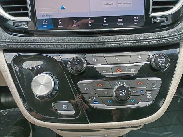 2024 Chrysler Pacifica Hybrid Select FWD