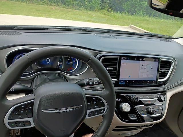 2024 Chrysler Pacifica Hybrid Select FWD
