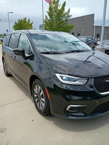 2024 Chrysler Pacifica Hybrid Select FWD