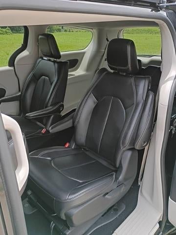 2024 Chrysler Pacifica Hybrid Select FWD
