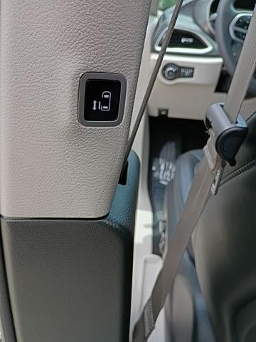 2024 Chrysler Pacifica Hybrid Select FWD