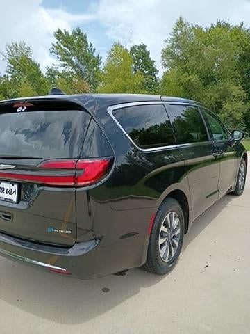 2024 Chrysler Pacifica Hybrid Select FWD