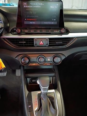2024 Kia Forte LXS IVT