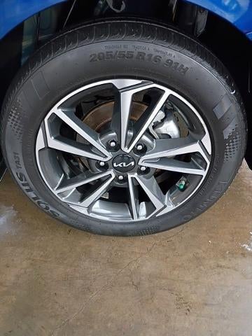 2024 Kia Forte LXS IVT