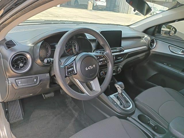 2023 Kia Forte LXS IVT
